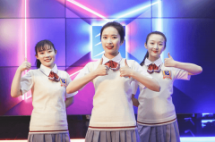 我国网民超10亿，互联网行业飞速发展，学互联网技术未来可期！