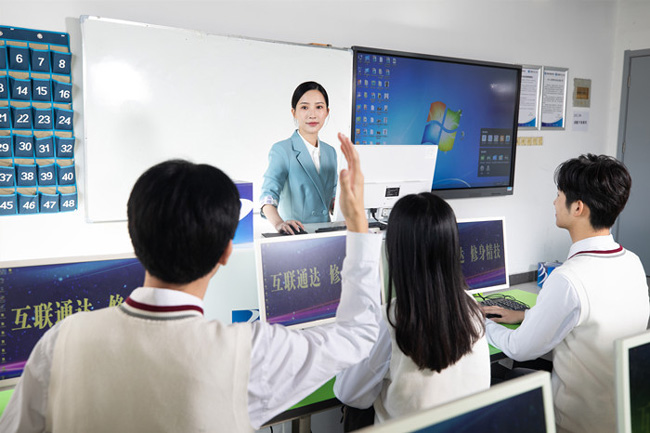 初中生学什么技术好？互联网行业深受喜爱