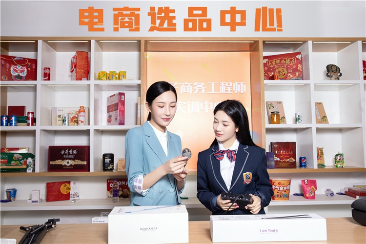 升学只有考上高中一条道路吗？