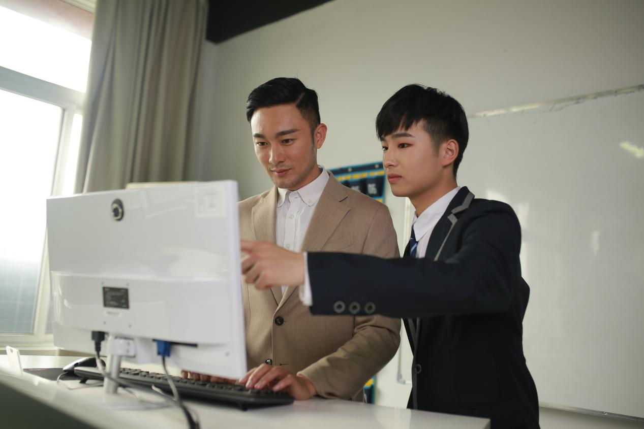 2022年已来，初高中毕业生选技术学校的标准在这里
