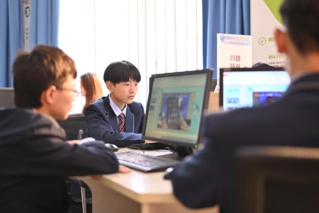 15岁初中男生适合学什么技术？