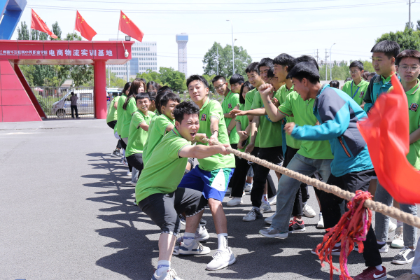 凝心聚力 拔得头筹 兰州新华拔河比赛