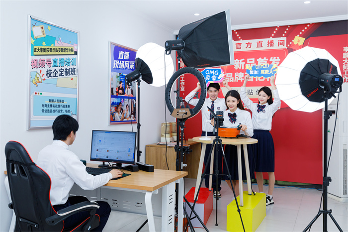 2023年的互联网行业,有哪些机遇和挑战?