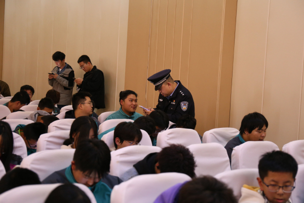 反电信诈骗教育 为学生筑起安全防线